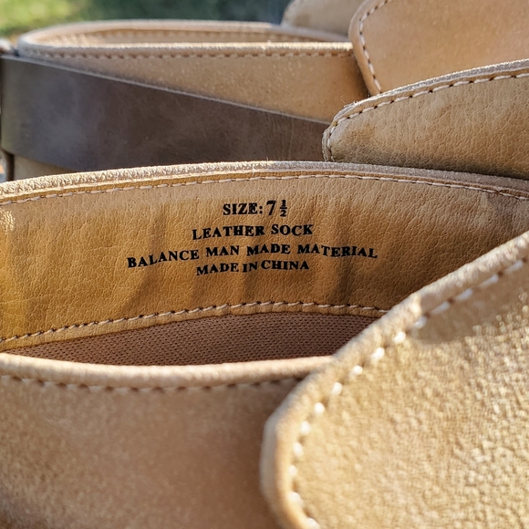 Restricted belted tan leather booties, size 7.5 - Picture 4 of 4